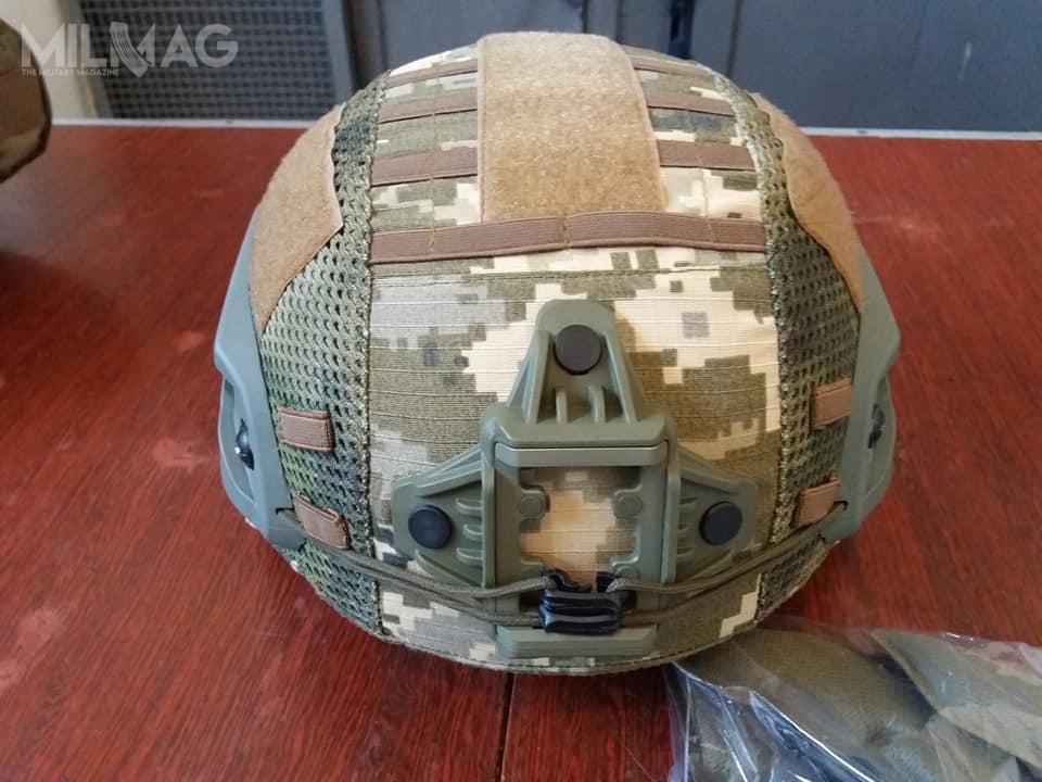 Nowy model gniazda czołowego na hełmie TOR. /Zdjęcia: Igor Mołodan