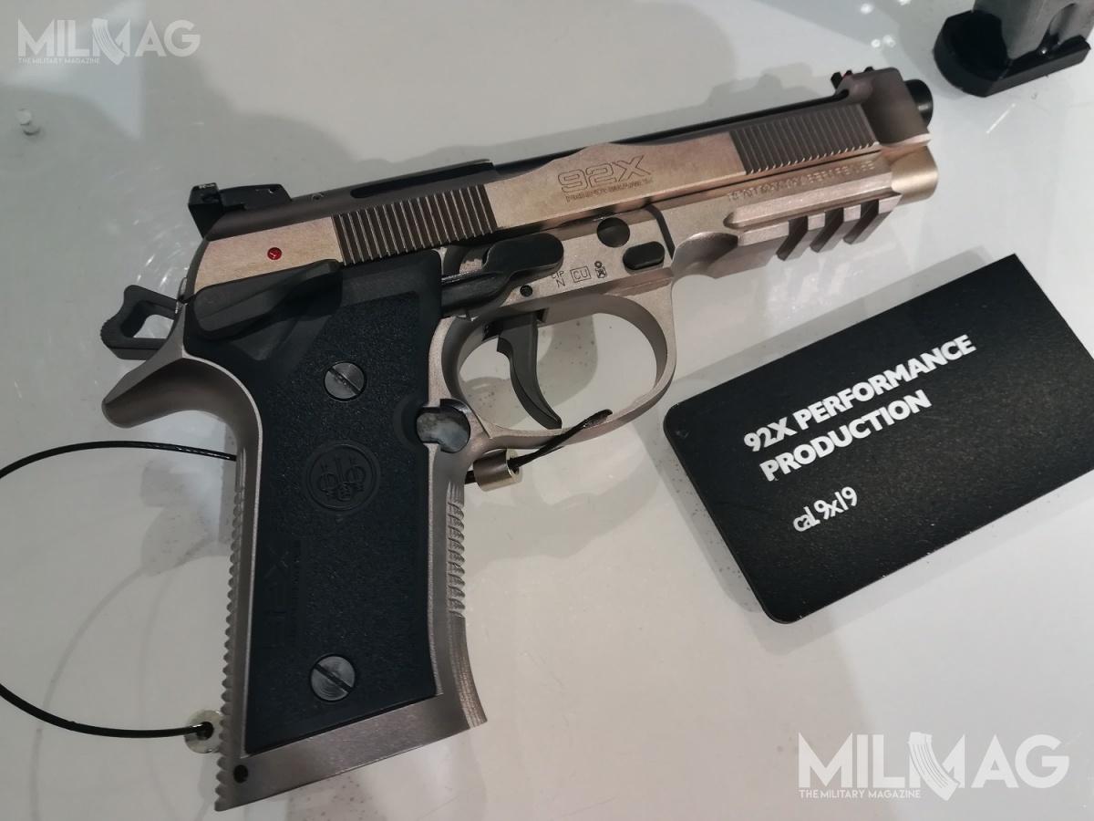Model 92X Performance, jak sama nazwa wskazuje został stworzony jako pistolet do strzelań sportowych.