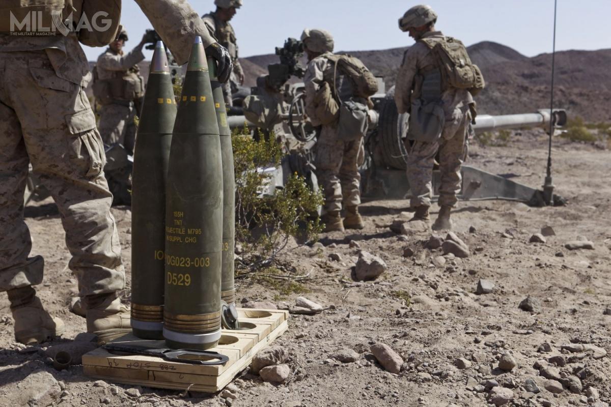 M795 jest standardową amunicją artyleryjską US Army i Korpusu Piechoty Morskiej (USMC). / Zdjęcie: Lance Cpl. Sean Searfus (USMC).