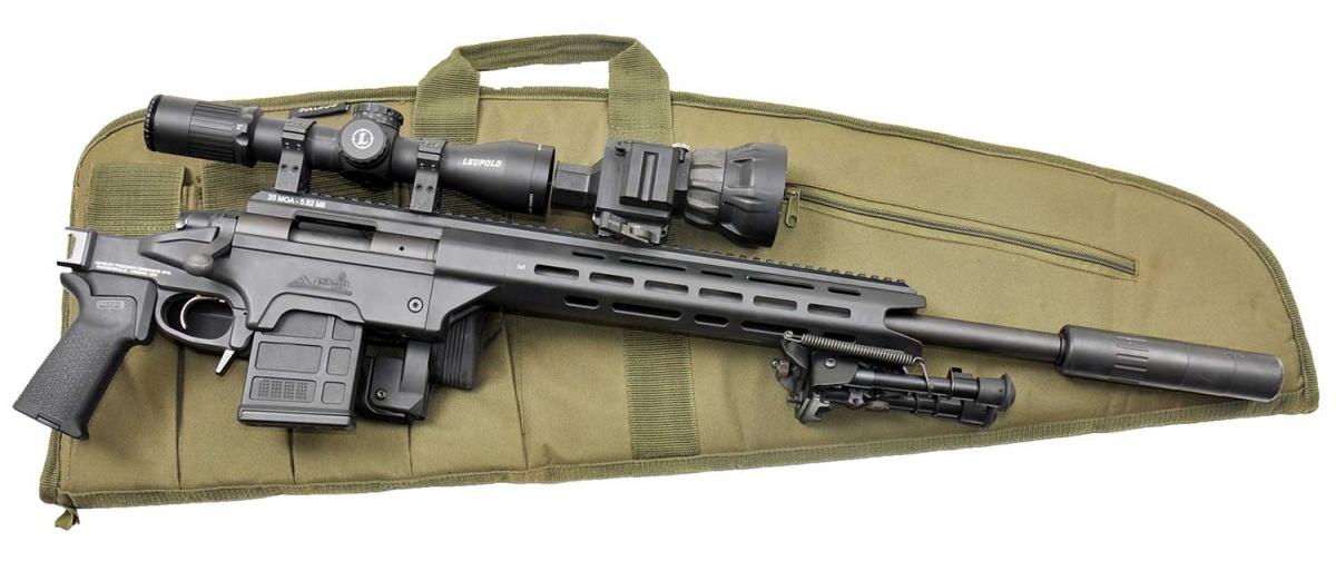 Po złożeniu kolby długość karabinu maleje z 1004 mm do 800, ułatwiając transport. /Zdjęcia: Ashbury Precision Ordnance