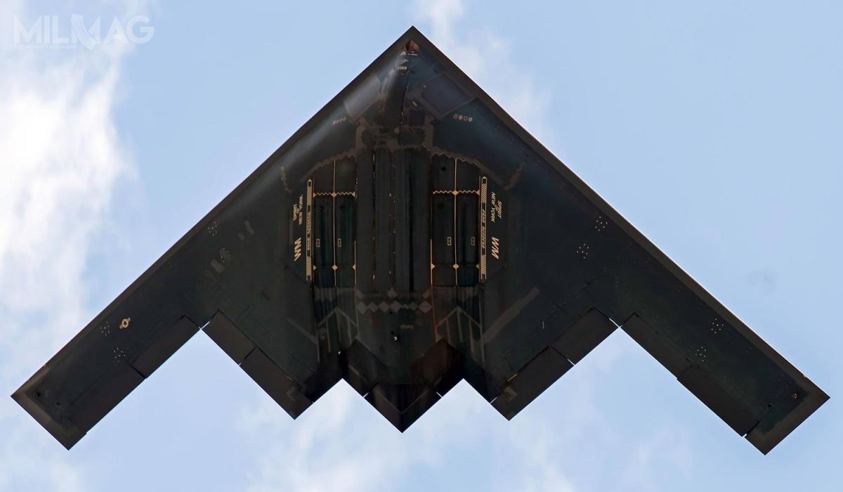 Siły Powietrzne Stanów Zjednoczonych dysponują flotą 19 bombowców strategicznych B-2A Spirit o obniżonej sygnaturze radarowej, z których około połowa pozostaje w ciągłej gotowości operacyjnej. /Zdjęcie: Whiteman Air Force Base