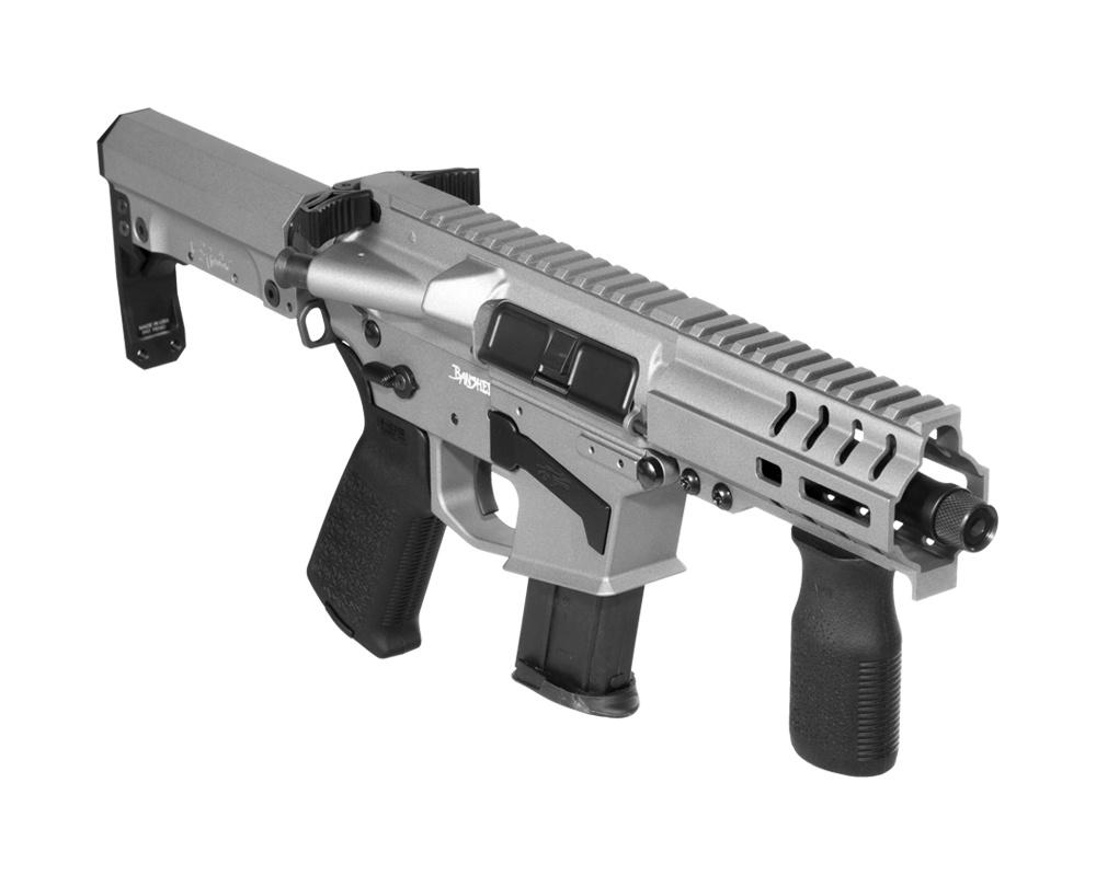 CMMG Banshee Mk 57 Guard zasilany jest z magazynków kompatybilnych z FN Herstal Five-Seven. W zestawie znajduje się jeden 20-nabojowy magazynek ProMag.