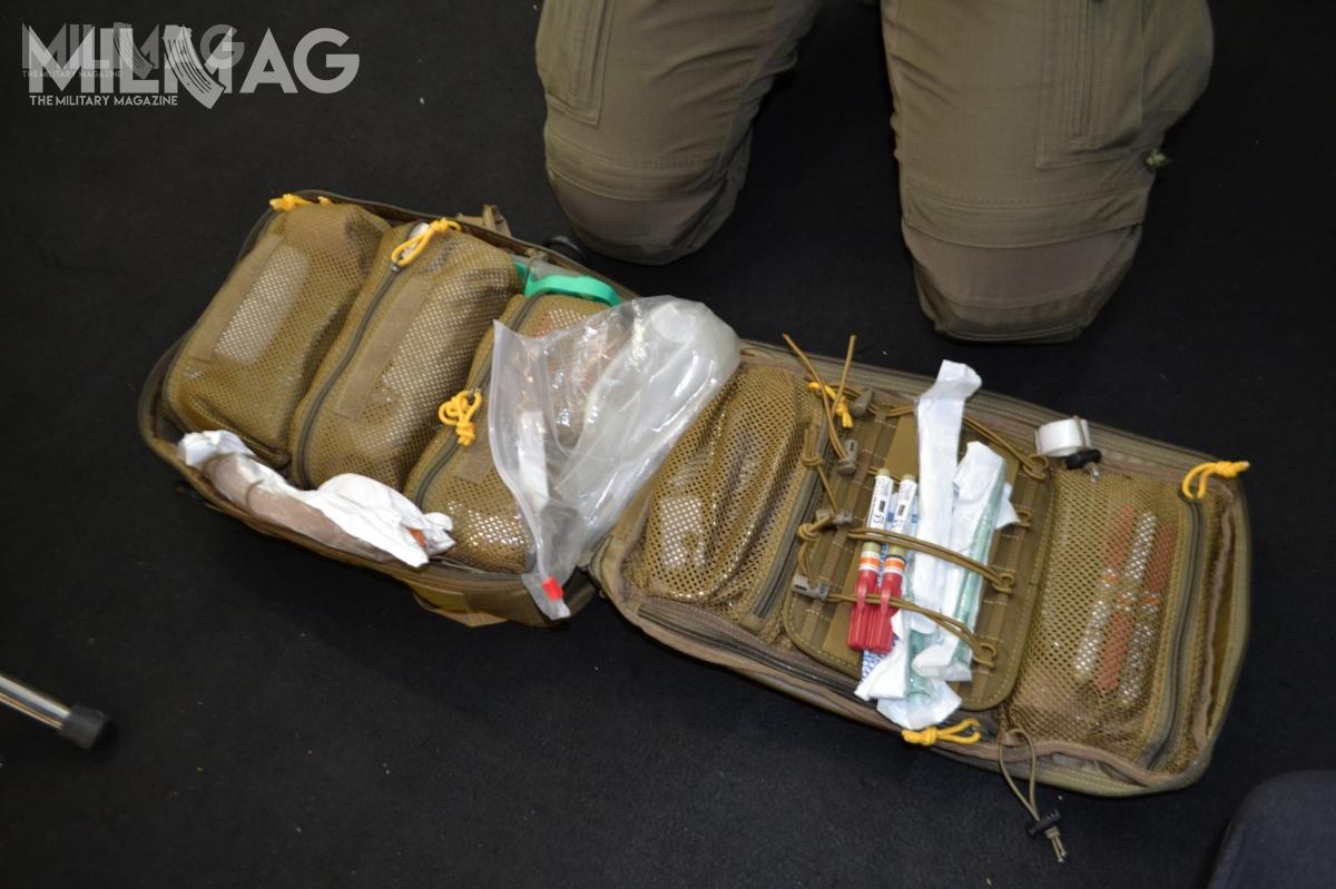 Plecak jest od środka pokryty rzepem, co umożliwia łatwą organizację ładunku i jego podział wedle zastosowania.