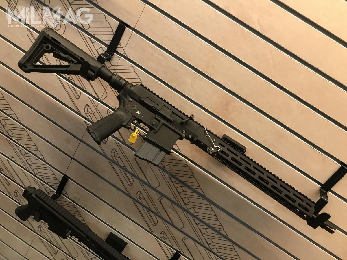 Brownells zaprezentowało w Las Vegas zmodernizowaną wersję karabinka Armalite AR-180, opartą na komorze zamkowej AR-15. /Zdjęcie: M. Wrześniowski