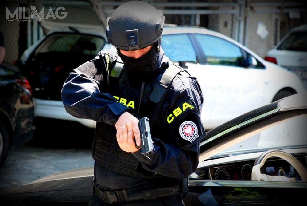 CBA zamierzała zakupić 64 pistolety samopowtarzalne na nabój 9 mm x 19 oraz 150 tys. sztuk amunicji różnego kalibru. Zakupy w ramach obydwu postępowań nie doszły do skutku / Zdjęcie: CBA