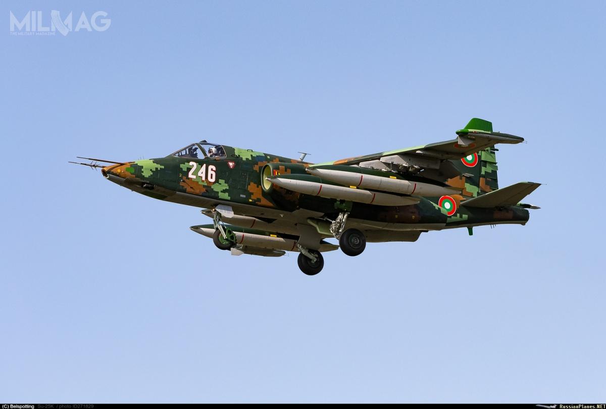 Bułgarskie Su-25K otrzymują po remoncie nowe malowanie / Zdjęcia: Belspotting / russianplanes.net