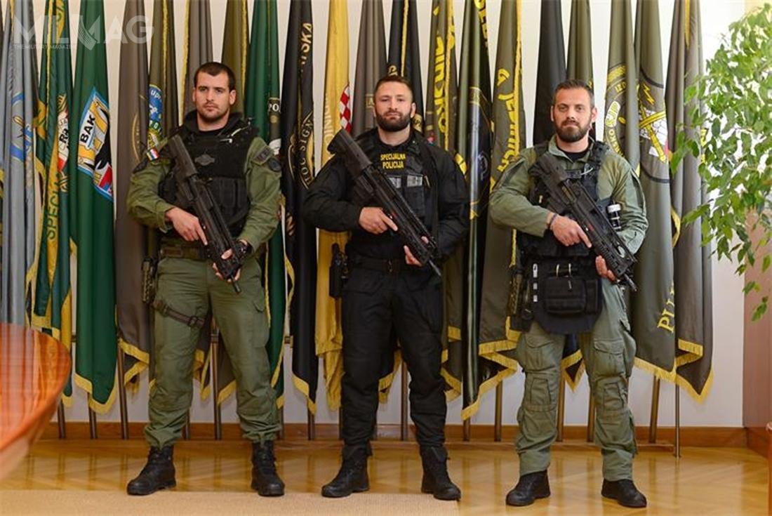 Chorwackie ministerstwo spraw wewnętrznych podpisało 5-letnią umowę na dostawy broni strzeleckiej. Pistolety i karabinki VHS-K2 ma dostarczyć narodowy producent, spółka HS Produkt z miejscowości Karlovac / Zdjęcia: MUP RH