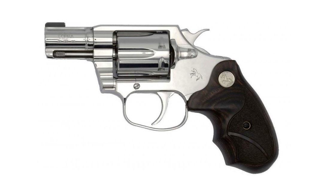 Pozostałe odmiany Colta Cobra, obecne w ofercie Colt's Manufacturing Company są zaskakująco tańsze i kosztują 699 USD (2580 zł) za model wykończony na matowo i 899 USD (3320zł) za czarny ze spustem DAO. /Zdjęcia: Colt