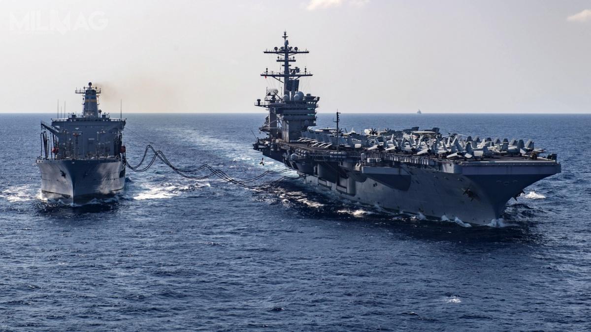 Sytuacja epidemiologiczna na amerykańskim atomowym lotniskowcu  USS Theodore Roosevelt (CVN-71) zmienia się i wszystko wskazuje, że liczba zarażonych członków załogi będzie rosła. Okręt będzie musiał przerwać, rozpoczętą 17 stycznia, misję bojową w rejonie indopacyficznym / Zdjęcie: US Navy