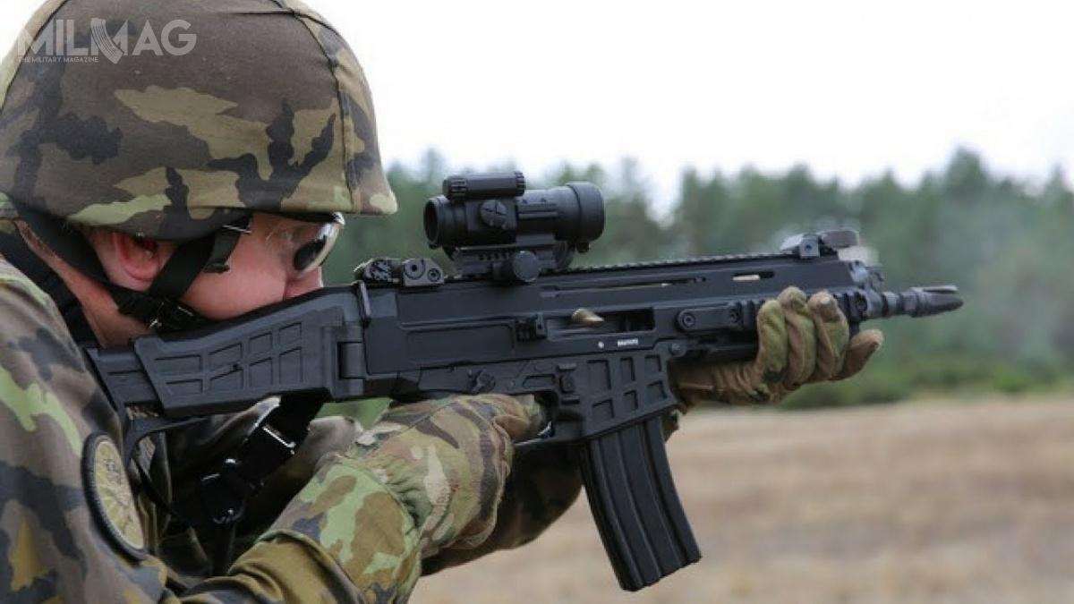 CZ Bren 2 może być kompletowany z trzema wymiennymi lufami o długościach 207, 280 mm i 357 mm, co skutkuje długością broni, odpowiednio 490/677-725 mm, 570/755-800 mm oraz 650/833-877 mm / Zdjęcie: MO Republiki Czeskiej