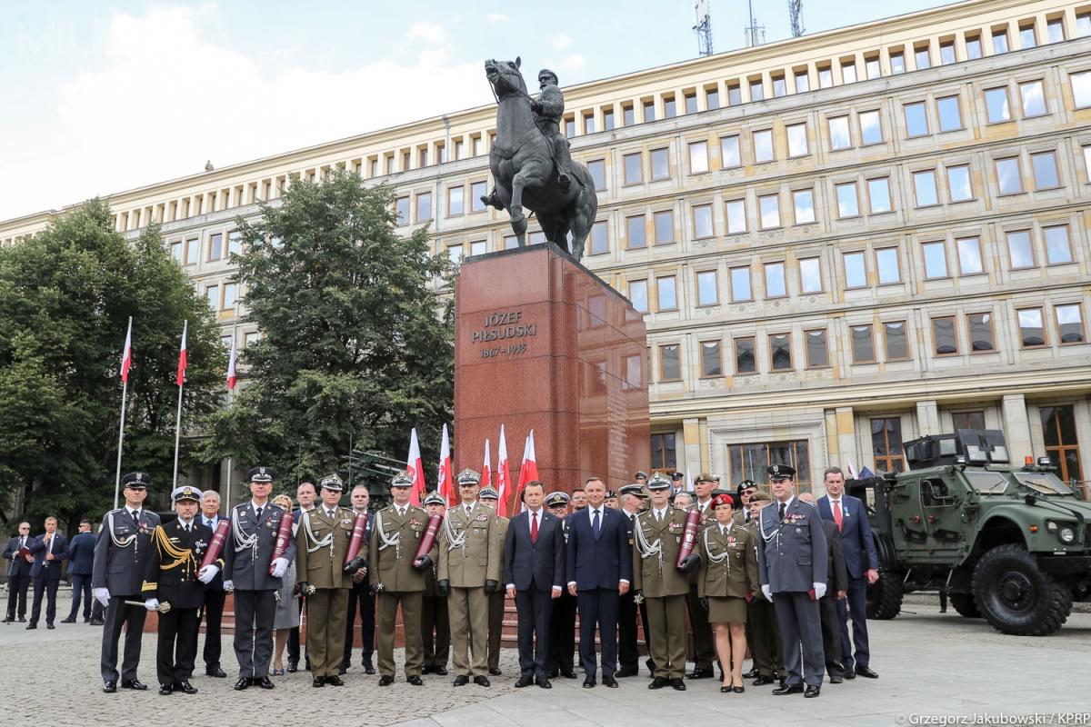 Prezydent RP awansował oficerów na stopnie generalskie i kontradmiralski / Zdjęcia: Grzegorz Jakubowski, Kancelaria Prezydenta Rzeczypospolitej Polskiej