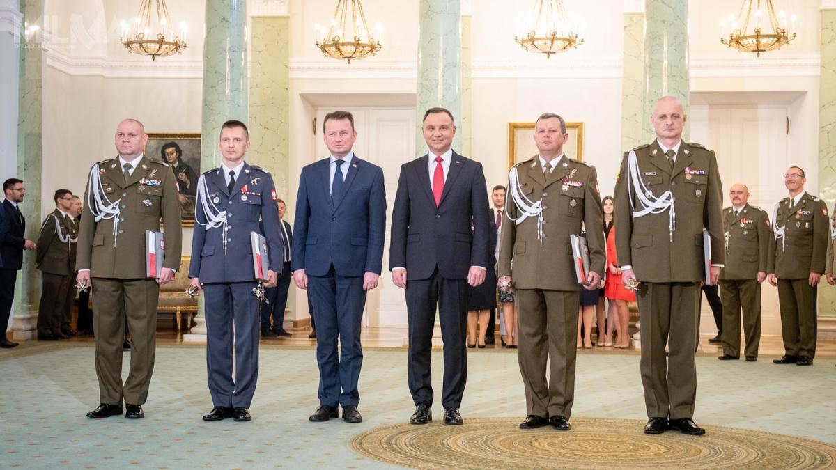 Na stopnie generała brygady zostali mianowani pułkownicy: Adam Marczak z 25. BKPow., Ireneusz Nowak z 2. SLT., Zbigniew Powęska z IWSZ oraz Jan Wojno z 1. BPanc / Zdjęcie: Ministerstwo Obrony Narodowej
