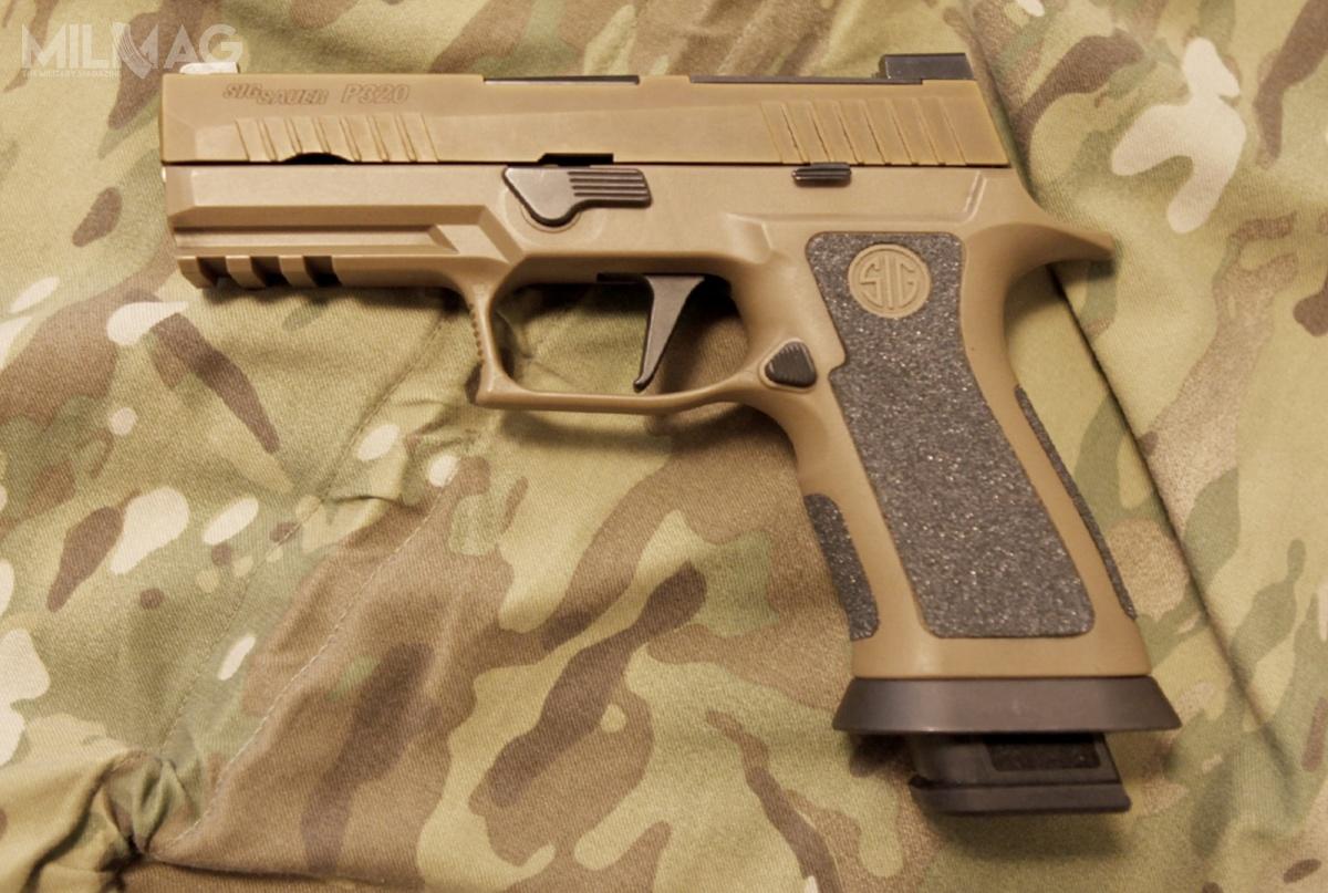 Duńczycy wybrali nową broń krótką dla swoich sił zbrojnych. W 2019 w ręce duńskich żołnierzy trafią pistolety samopowtarzalne SIG Sauer P320 X-Carry w dwóch odmianach: pełnowymiarowej i kompaktowej do skrytego noszenia / Zdjęcie: FMI