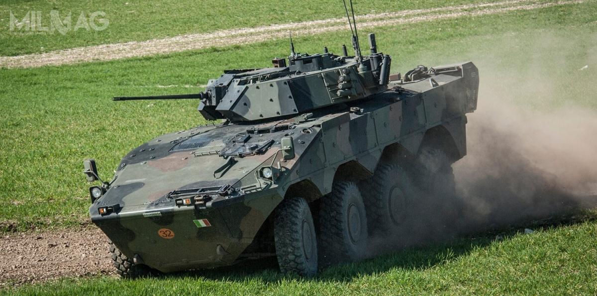 Maksymalna masa bojowa pojazdu opancerzonego VBM Freccia to 30 t. Według producenta wóz jest w stanie rozwinąć prędkość do 110 km/h poruszając się na utwardzonej drodze. Zasięg obliczeniowy przy prędkości 70 km/h przekracza 800 km. Pojazdy zastępują we włoskiej armii wiekowe gąsienicowe transportery opancerzone VCC-1/VCC-2, będące lokalną odmianą amerykańskiego M113 / Zdjęcie: Leonardo