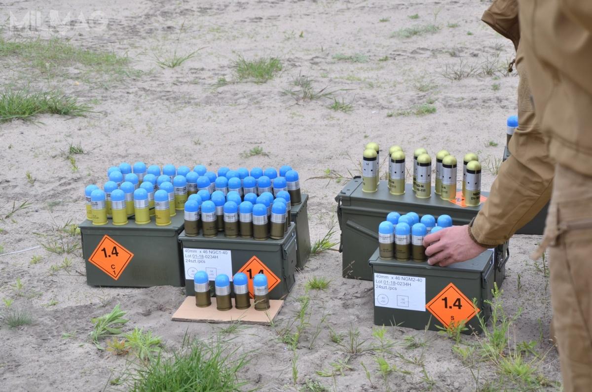 Granatniki GP wykorzystują szeroką gamę amunicji kal. 40x46 mm w wersji bojowej NGO-N1, dymną NGD-N, zapalającą NGZ-N, hukowo-błyskową NGHB-N, kulkową NGK-N oraz dymno-rozcalaną NGDR-N / Zdjęcie: Polska Grupa Zbrojeniowa