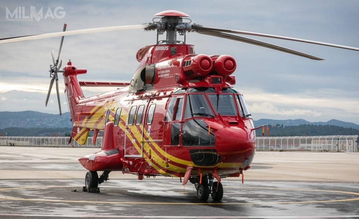H215M Cougar wraz z jego wersją cywilną powstał jako modernizacja śmigłowca Aérospatiale SA 330 Puma. W wiropłacie zastosowano zaawansowaną awionikę, 4-osiowy autopilot pochodzący z H225, system zarządzania lotem i ciekłokrystaliczne wyświetlacze w kabinie pilotów / Zdjęcie: Airbus Helicopters
