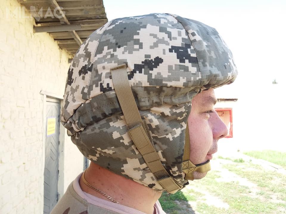 Pokrowiec spadochronowy na hełmie typu TOR.