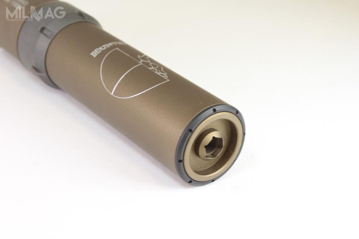 Tytanowe wnętrze tłumika może być zdemontowane do czyszczenia, lub wymiany. /Zdjęcia: StingerWorx