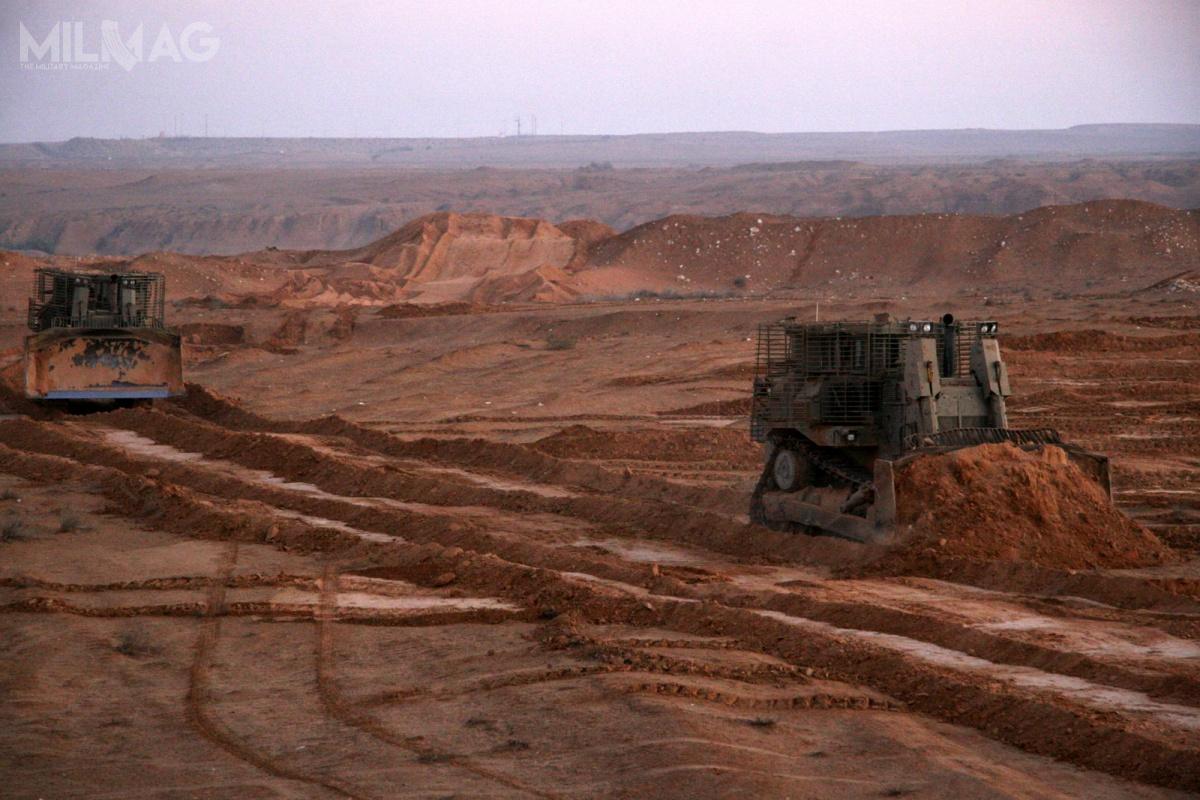 Zestawy ASOP Iron Fist Light Decoupled otrzymają także gąsienicowe spycharki D9 Caterpillar (w większości w wariancie D9R), które stanowią ważny element wsparcia izraelskich brygad zmechanizowanych / Zdjęcie: Siły Obronne Izraela