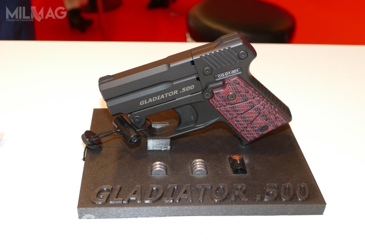 Przedsiębiorstwo Czechgun pokazało dwulufowy 12,7-mm pistolet czarnoprochowy rozdzielnego ładowania Gladiator .500 HD. Broń jest połączeniem gładkolufowego derringera z odprzodowo ładowaną konstrukcją sprzed ponad 200 lat