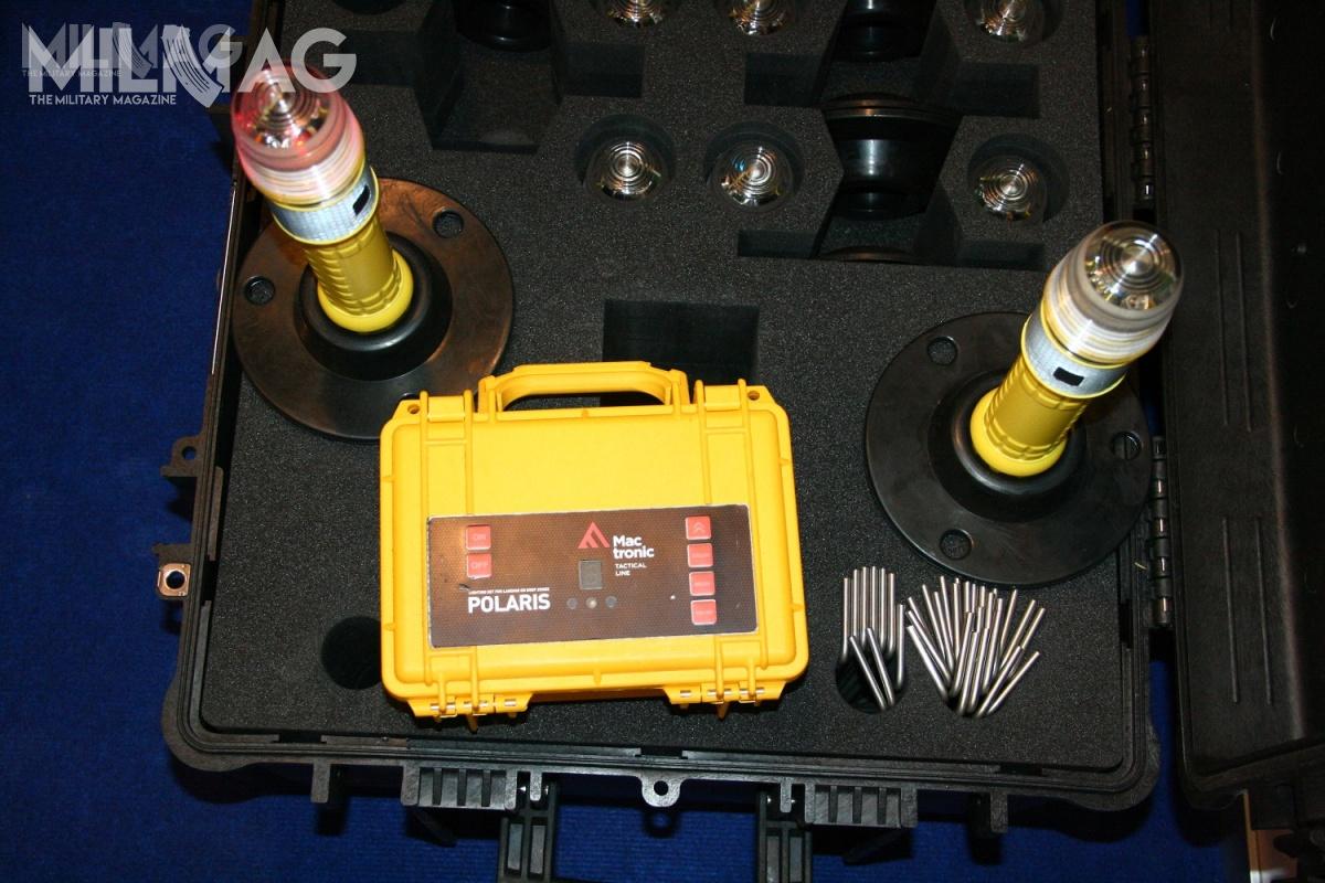 Komponenty systemu Polaris w skrzyni transportowej. Po rozłożeniu system może pracować niezależnie od zasilania zewnętrznego 10-20 godzin w trudnych warunkach klimatycznych, w temperaturach od -30 do +40 °C /Zdjęcie: Jakub Link-Lenczowski