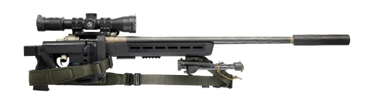 Kolba może składać się w obie strony. Po złożeniu wycięcie kolby dodatkowo blokuje dźwignię zamka / Zdjęcia: Magpul