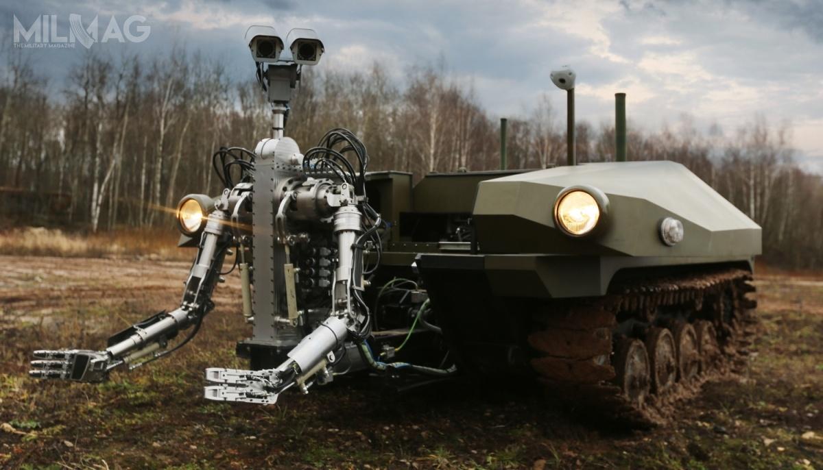 Fundacja Badań Perspektywicznych prowadzi prace nad autonomicznym pojazdem na podwoziu kołowym i pirotechnicznym robotem na podwoziu gąsienicowym / Zdjęcia: FPI
