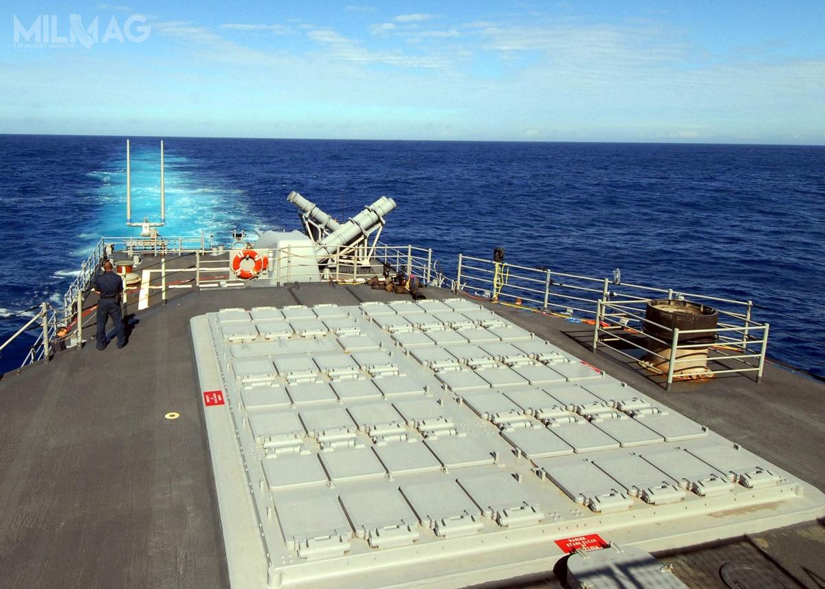 Uniwersalne pionowe wyrzutnie rakiet Mark 41 VLS są dostosowane do strzelania pociskami manewrującymi z rodziny Tomahawk, przeciwlotniczych i przeciwrakietowych rodziny Standard Missile i przeciwlotniczych RIM-162 ESSM. Każda wyrzutnia ma osiem stanowisk startowych i mogą być zgrupowane po osiem na pokładzie, ale w przypadku ESSM w jednym stanowisku mieszczą się cztery pociski / Zdjęcie: US Navy
