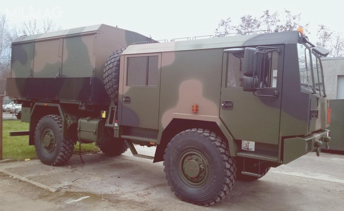 WWK-10/C zostały wprowadzone do Sił Zbrojnych RP rozkazem nr 220/SG/P6 Szefa Sztabu Generalnego WP z 31 maja 2004. Okres ich eksploatacji wynosi 20 lat. Szkolenie załóg pojazdów odbywa się w oparciu o bazę szkoleniową Centrum Szkolenia Łączności i Informatyki (CSŁiI) w Zegrzu. Od 2016 węzłowe wozy kablowe WWK-10/C służą do budowy połączeń teleinformatycznych / Zdjęcie: ZDZ Kraków via IU MON