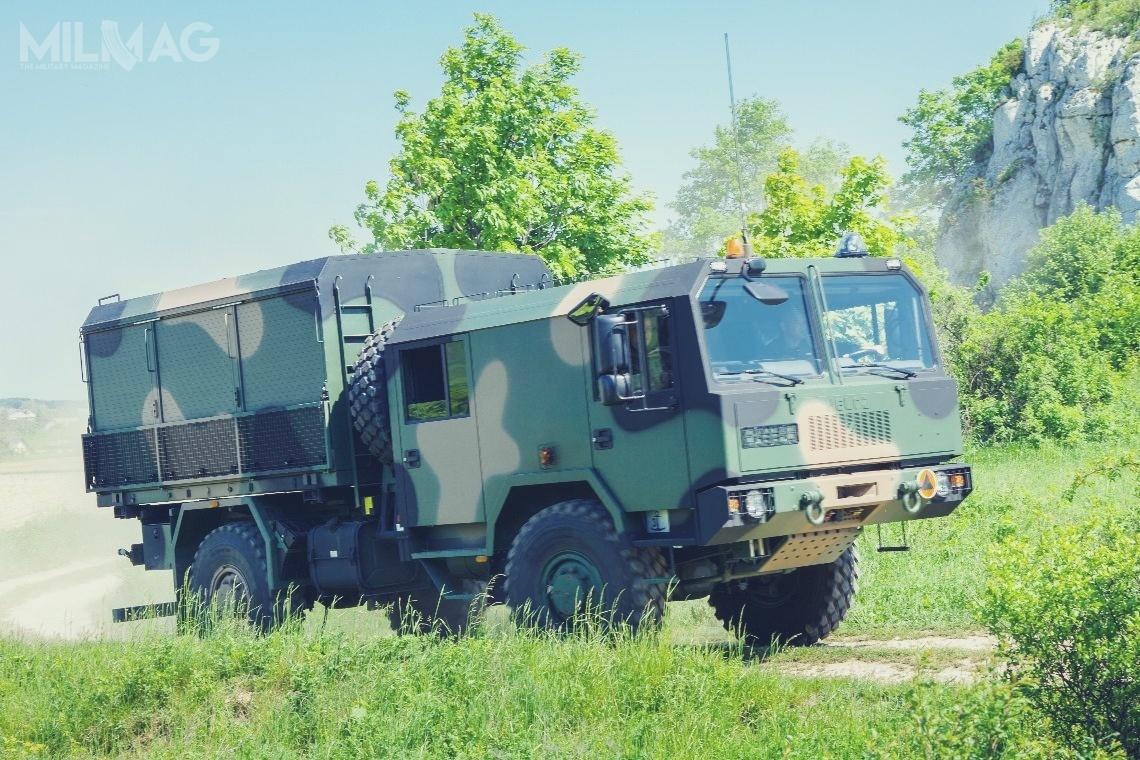 Od 2015 podwoziem bazowym WWK-10/C stał się Jelcz 442.32 wraz ze stopniowym wprowadzaniem tych pojazdów na wyposażenie Wojska Polskiego. Początkowo były one bowiem osadzone na ramie pośredniej samochodu ciężarowego STAR 944 DK / Zdjęcie: Jelcz