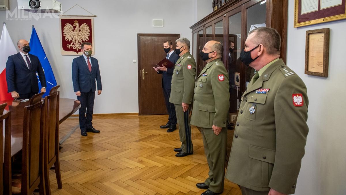 Gen. bryg. Bogdan Dziewulski został wyznaczony na stanowisko szefa Inspektoratu Uzbrojenia. Z kolei zastępcą szefa Inspektoratu Wsparcia Sił Zbrojnych - szefem Logistyki został płk Artur Kępczyński, a płk Piotr Wagner został wyznaczony na zastępcę szefa Logistyki