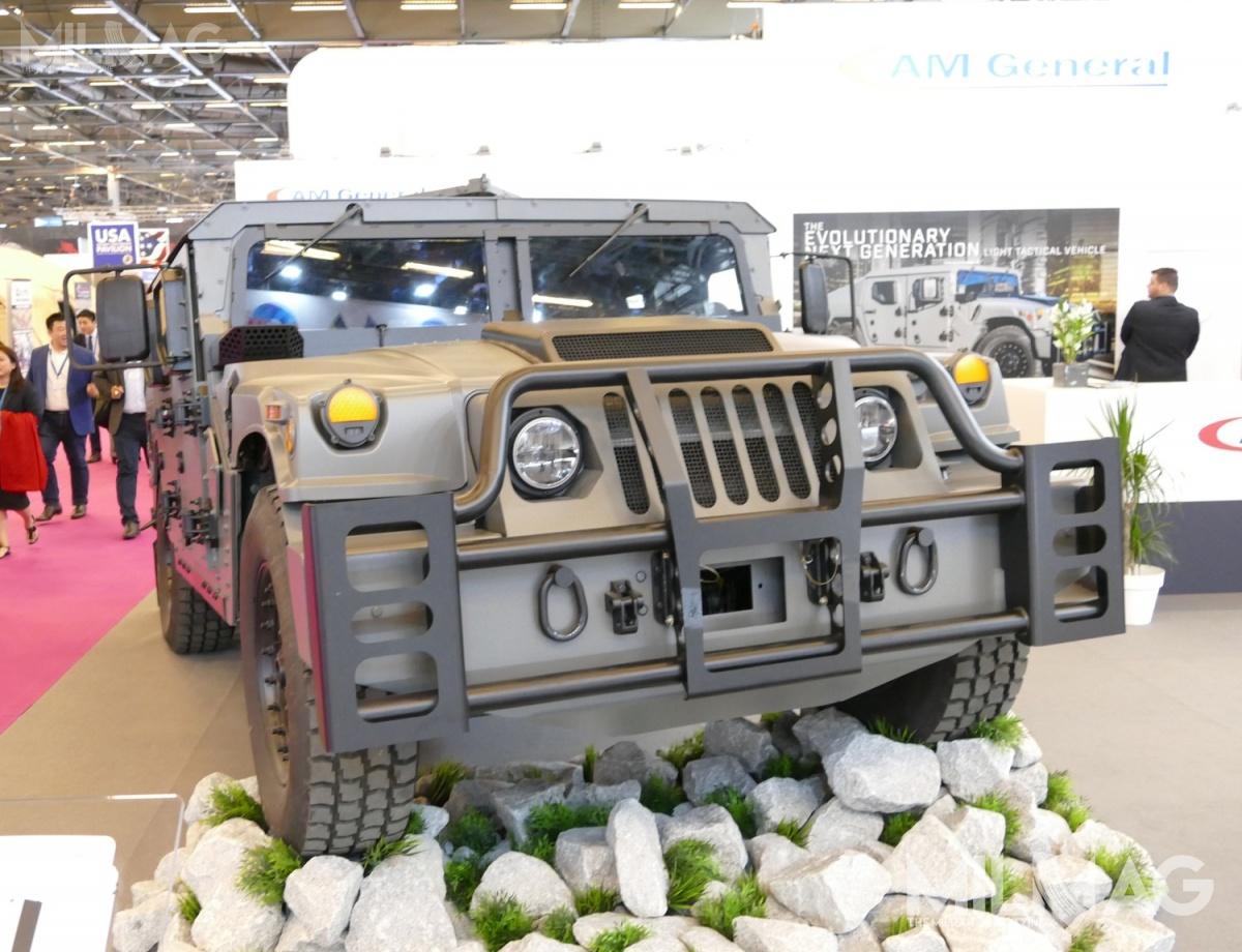 NXT 360 to głęboka modyfikacja obecnie eksploatowanych HMMWV. Pojazd wyposażono w nową wysokoprężną jednostkę napędową. Dodatkowo zmodyfikowano zawieszenie i ogumienie poprawiając osiągi i właściwości trakcyjne /Zdjęcie: Remigiusz Wilk