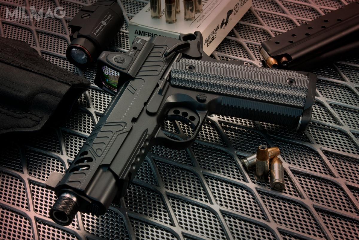 Pistolet jest przygotowany do strzelania z tłumikiem dźwięku dzięki nagwintowanej lufie oraz podwyższonymi przyrządami celowniczymi współpracującymi z kolimatorem. 