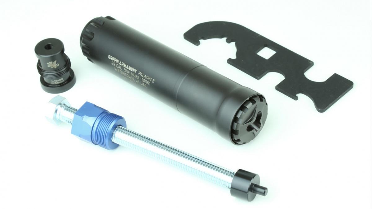Paladin 5 dostarczany jest do odbiorcy w zestawie z urządzeniem wylotowym Minimalist, na kórym jest osadzany, oraz zestawem narzędzi i pokrowcem. /Zdjęcia i film: Griffin Armament