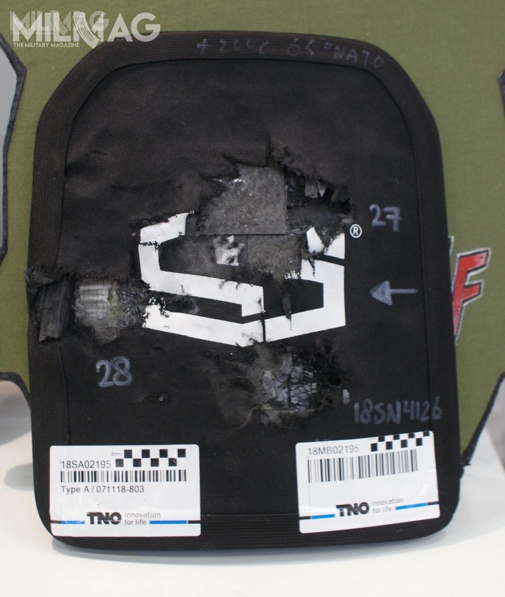 Parasnake oferuje twarde wkłady balistyczne klasy NIJ III+ chroniące przed trafieniem pociskiem &,62 mm x 51 M80 i 7,62 mm x 39 PS, a także klasy NIJ IV zdolne do zatrzymania pocisku z naboju .30-06 AP. /Zdjęcia: Paweł Ściborek