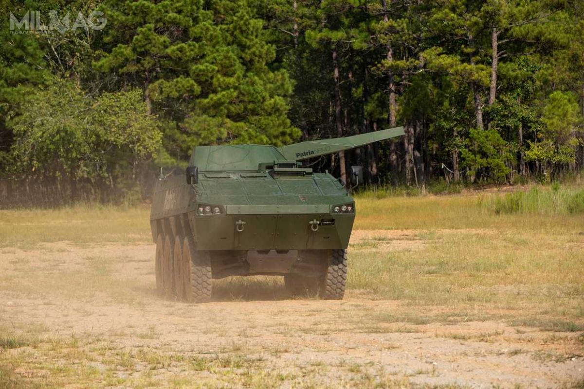 120-mm moździerz samobieżny Patria NEMO, zademonstrowany w ubiegłym roku w USA, wykazał zdolność do przeprowadzenia natychmiastowego ataku ogniem bezpośrednim i w trybie MRSI (Multiple Rounds Simultaneous Impact), w którym sześć pocisków wystrzelonych różnymi trajektoriami uderzyło w rejon celu jednocześnie. Zdolność ta jest jednym z wymogów operacyjnych amerykańskich wojsk lądowych w programie FIFT / Zdjęcie: Patria Land Systems
