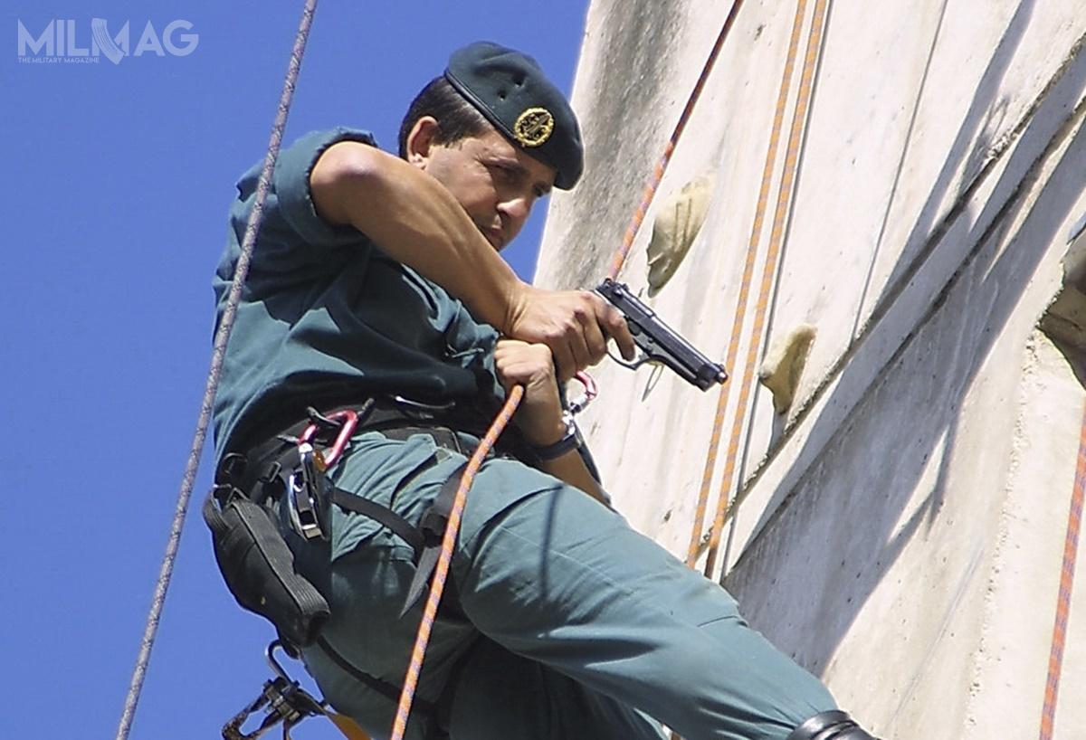 Hiszpańska formacja paramilitarna Guardia Civil ogłosiła postępowanie na dostawy dużej partii pistoletów samopowtarzalnych do amunicji 9 mm x 19 / Zdjęcie: Guardia Civil