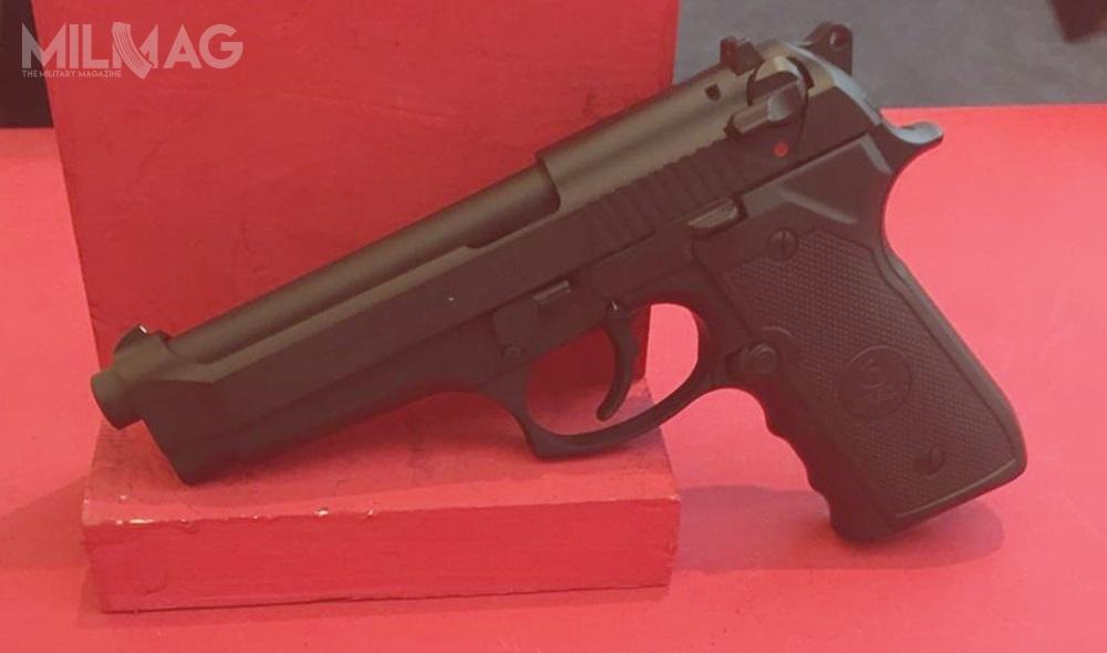POF-10 to lokalna kopia włoskiego pistoletu samopowtarzalnego Beretta 92SF do amunicji 9 mm x 19. Została opracowana przez kooperujący z POF zakład rusznikarski / Zdjęcia: Sulman Badshah/Pakistan Defence