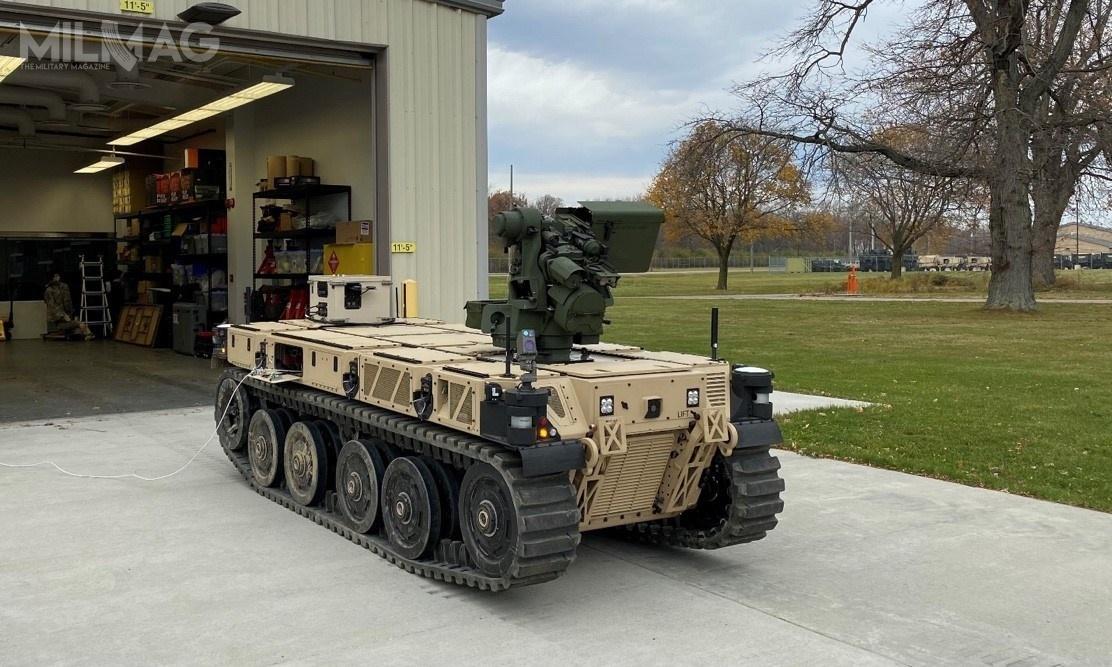 Prototyp RCV-L został zbudowany w oparciu o zmodyfikowany autonomiczny pojazd gąsienicowy EMAV (Expeditionary Modular Autonomous Vehicle) / Zdjęcia: QinetiQ