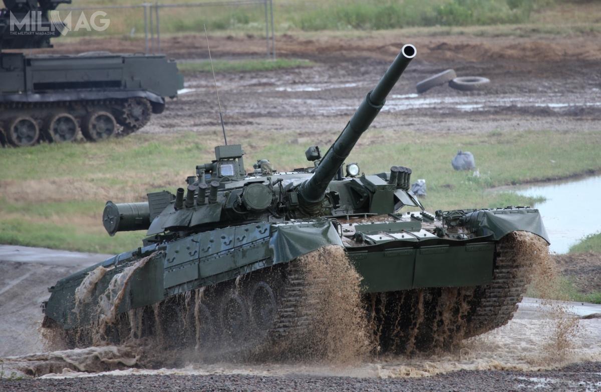 W pancernych jednostkach liniowych rosyjskich wojsk lądowych znajdują się trzy podstawowe modele czołgów z rodziny T-72, T-80 i T-90, za sprawą reformy organizacji sił zbrojnych rozpoczętej za czasów ministra obrony Anatolija Sierdiukowa, kontynuowanej przez obecnego szefa resortu, gen. Siergieja Szojgu. / Zdjęcie: Witalij W. Kuźmin