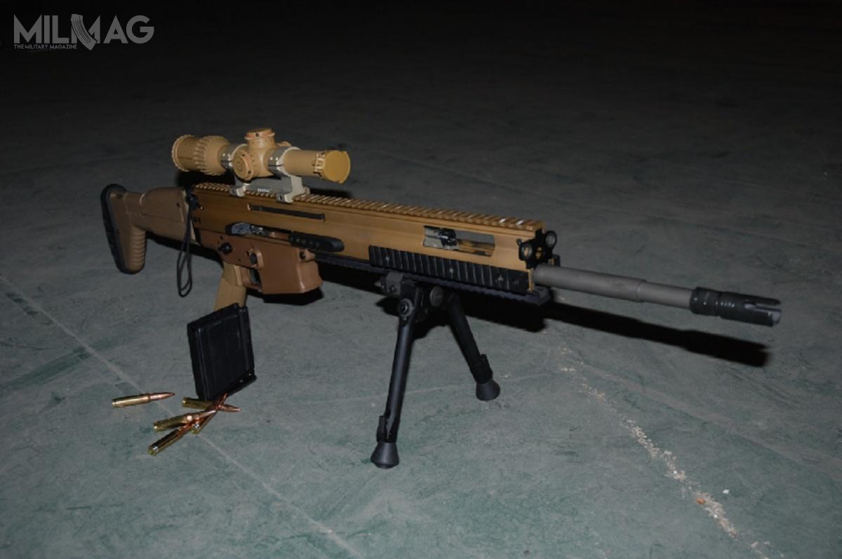 Sztab francuskich wojsk lądowych EMAT poinformował o rozpoczęciu szkolenia strzelców wyborowych z nowymi karabinami FN SCAR-H PR. / Zdjęcie: EMAT