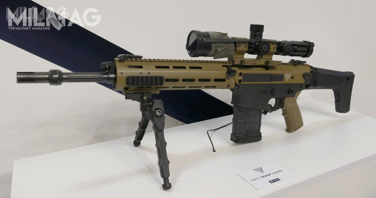 Łucznik oferuje także model z lufą długości 406 mm. Jest krótszy, lżejszy, bardziej poręczny i niemal nierozróżnialny od karabinka Grot C16/MSBS-5,56K. Taka broń jest w kręgu zainteresowań zarówno wojsk aeromobilnych i powietrznodesantowych, jak Wojsk Obrony Terytorialnej