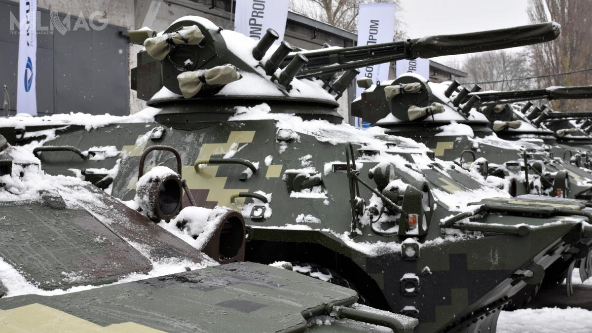 Wśród przekazanego wyposażenia są także kołowe transportery i pojazdy opancerzone BTR-3DA, Varta 4x4 i Varta-Novator 4x4 / Zdjęcia: UkrOboronProm