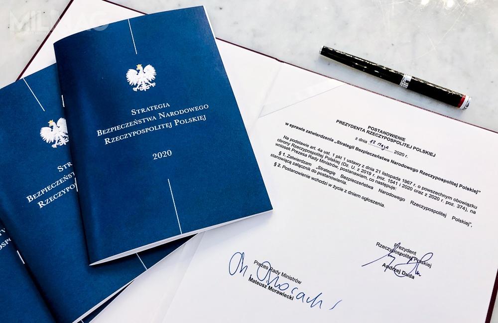 Poprzednia Strategia Bezpieczeństwa Narodowego RP obowiązywała od grudnia 2014 i według prezydenta gdy ją przyjmowano istniała inna rzeczywistość środowiska bezpieczeństwa: nie było w Polsce wojsk NATO, inicjatyw Bukaresztańskiej Dziewiątki czy Trójmorza / Zdjęcie: Biuro Bezpieczeństwa Narodowego
