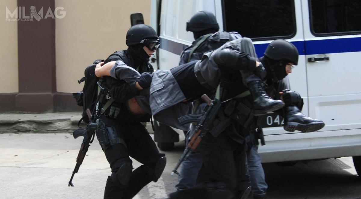 Służba Więzienna szuka 600 nowych karabinków kalibru 5,56 mm, które mają zastąpić stare AKM/AKMS. Z lektury SIWZ wynika, że ma to być klon AR-15 z łożem Magpul MOE SL / Zdjęcie: Służba Więzienna