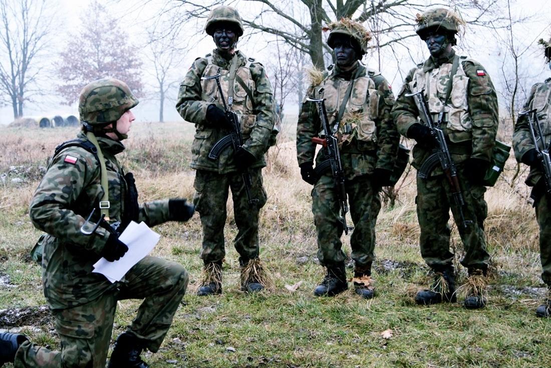 31. Wojskowy Oddział Gospodarczy opublikował zaproszenie do złożenia oferty w postępowaniu na dostawę szelek do przenoszenia oporządzenia. Nowe wyposażenia ma zastąpić szelki wz. 988/MON (popularnie określane jako Lubawa) i wz. 988P/MON / Zdjęcia: Daniel Anuszkiewicz bdow WL, CSWIiCh