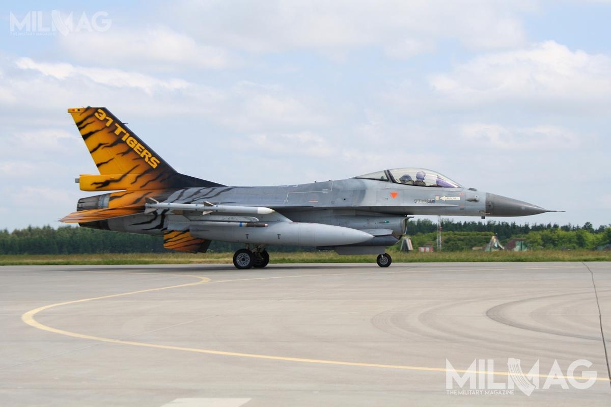 W ramach NATO Tiger Meet 2018 do 31 Bazie Lotnictwa Taktycznego przyleciały samoloty i śmigłowce reprezentujące siły powietrzne 13 państw