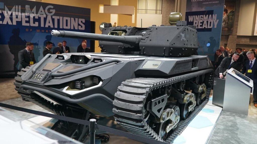 Textron Systems, Howe & Howe Technologies i FLIR Systems zaoferowały pojazd Ripsaw M5. Został wyposażony w wieżę z 30-mm armatą napędową ATK XM813, zdalnie sterowany moduł uzbrojenia Common CROWS-J z pociskami FGM-148 Javelin oraz wyrzutnię ładunków wydłużonych MICLIC do oczyszczania pól minowych. Na pojeździe stacjonuje bezzałogowiec lądowy FLIR SUGV i bezzałogowy statek latający FLIR R80D SkyRaider / Zdjęcie: FLIR Systems