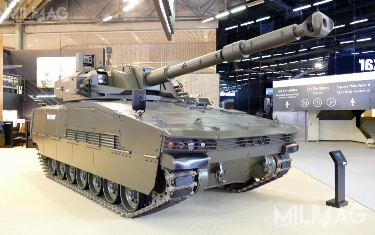 Dwuosobowa, modułowa wieża CMI Cockerill Series 3105 została uzbrojona w 105-mm wysokociśnieniową armatę gładkolufowa CT-CV 105HP i 7,62-mm sprzężony km / Zdjęcia: Remigiusz Wilk