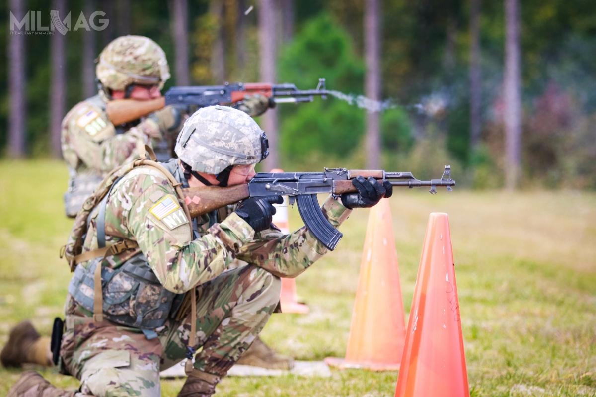 Amerykańskie Wojska Lądowe rozpoczęły badanie rynku dotyczące dostawy amunicji pistoletowej, pośredniej, karabinowej standardu rosyjskiego. Zgodnie z informacją, amunicja ma trafić do użytkowników poza kontynentalnymi USA / Zdjęcie: US Army
